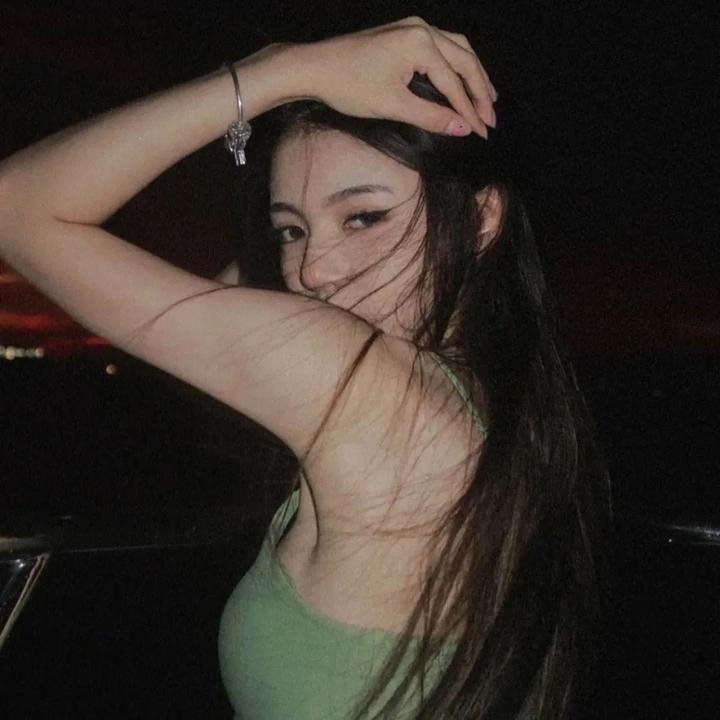 在此一群